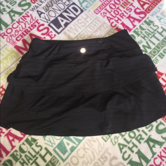 Atheta ruffle skirt - Picture 3 of 8